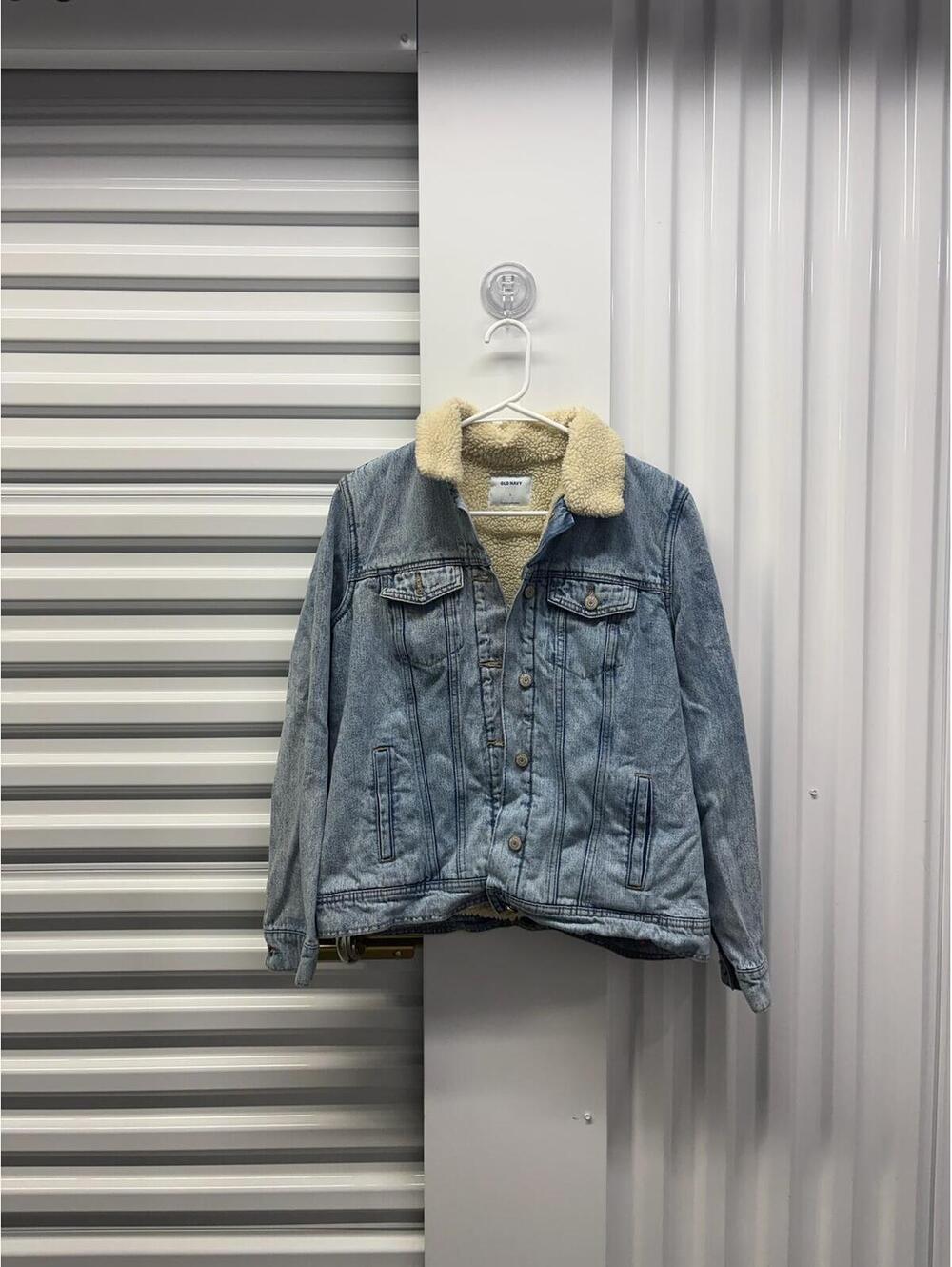 Old Navy Women’s Large Old Navy Teddy Fleece Lined Denim Jacket Light Wash